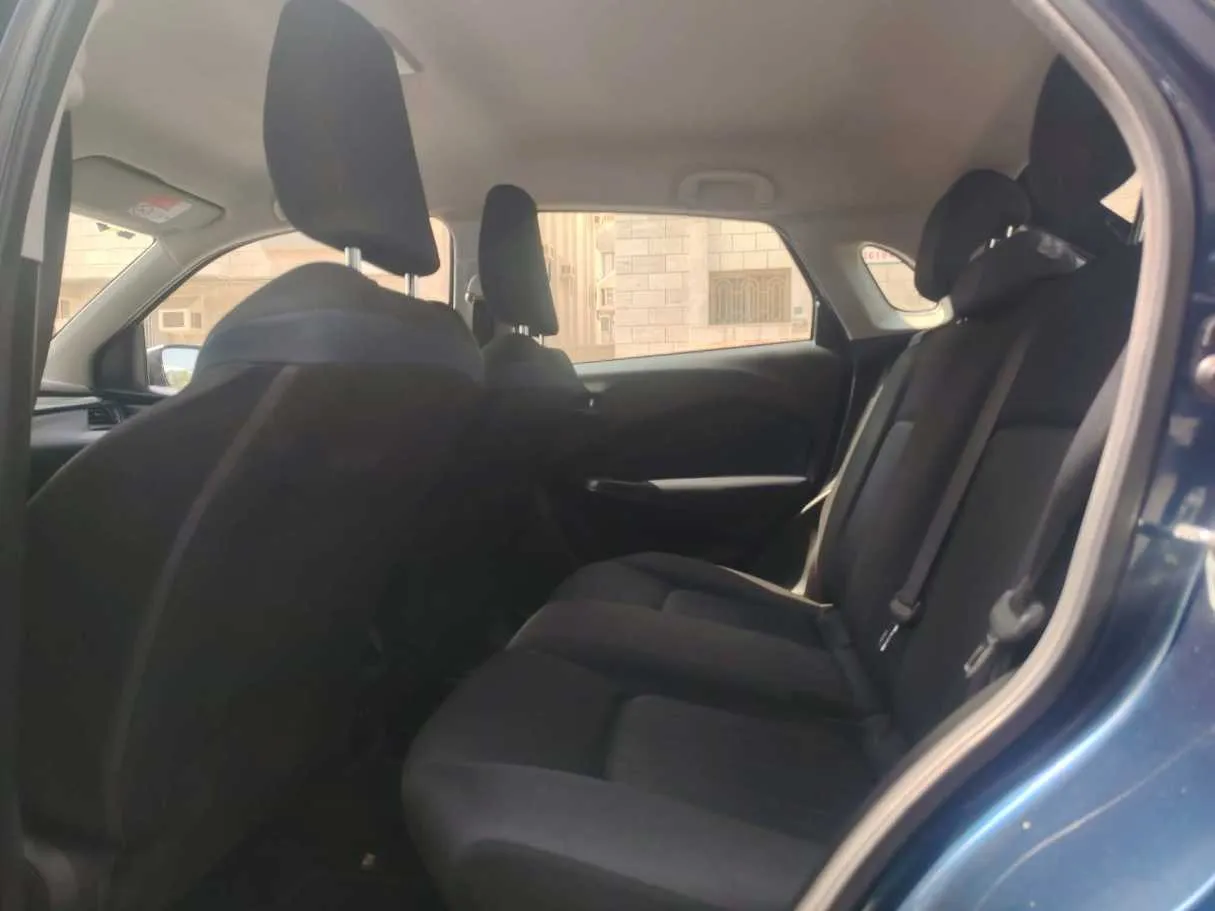 Car image 16