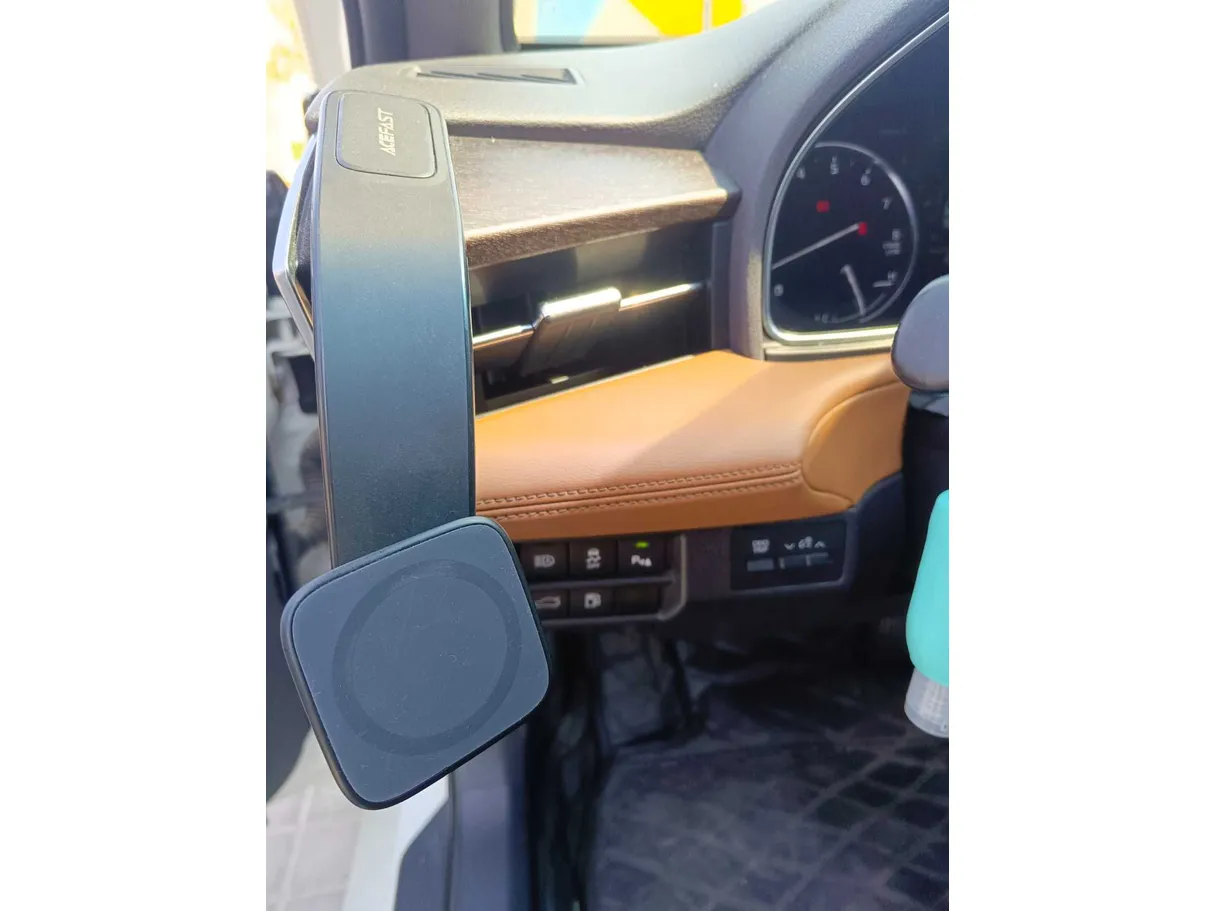 Car image 32