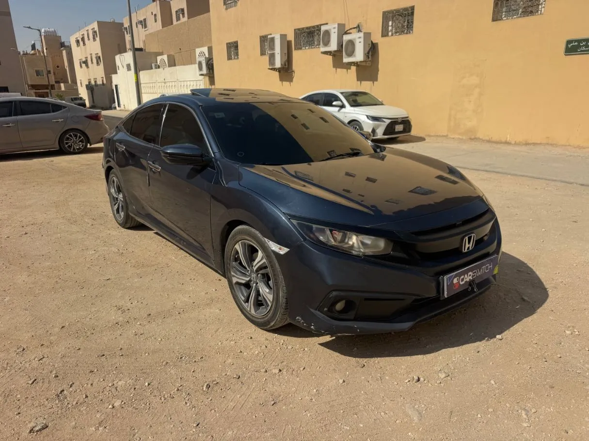 Car image 3