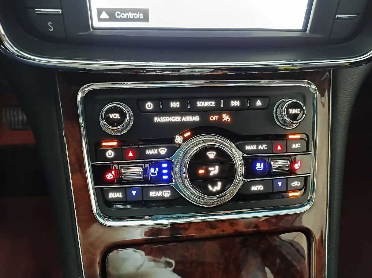 Car image 22