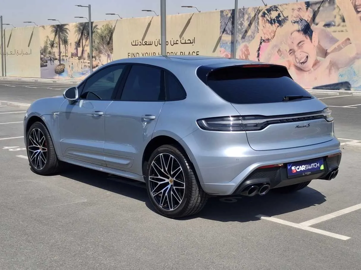 Car image 7