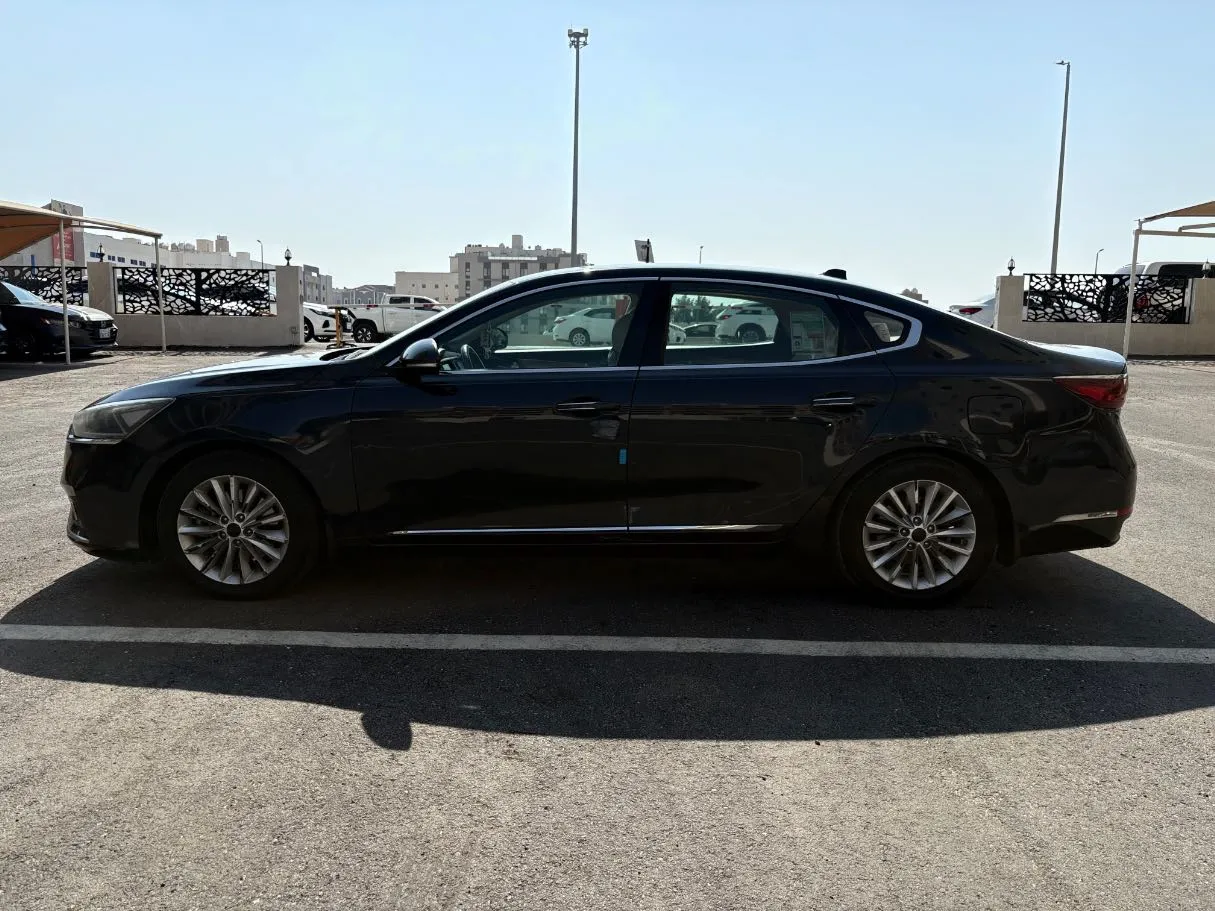 Car image 8