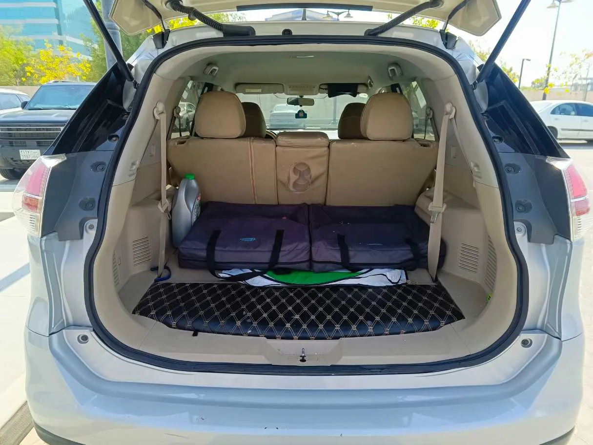Car image 25