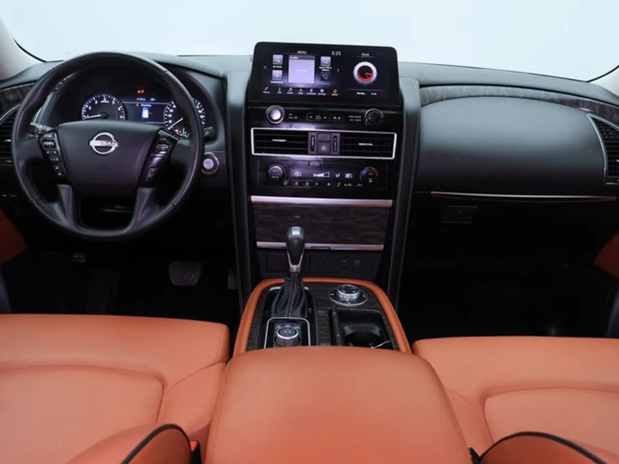 Car image 14