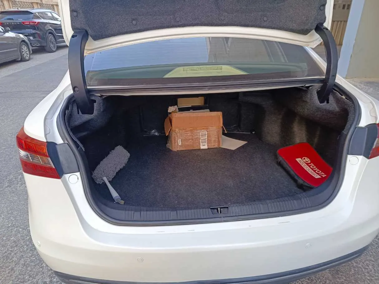 Car image 22