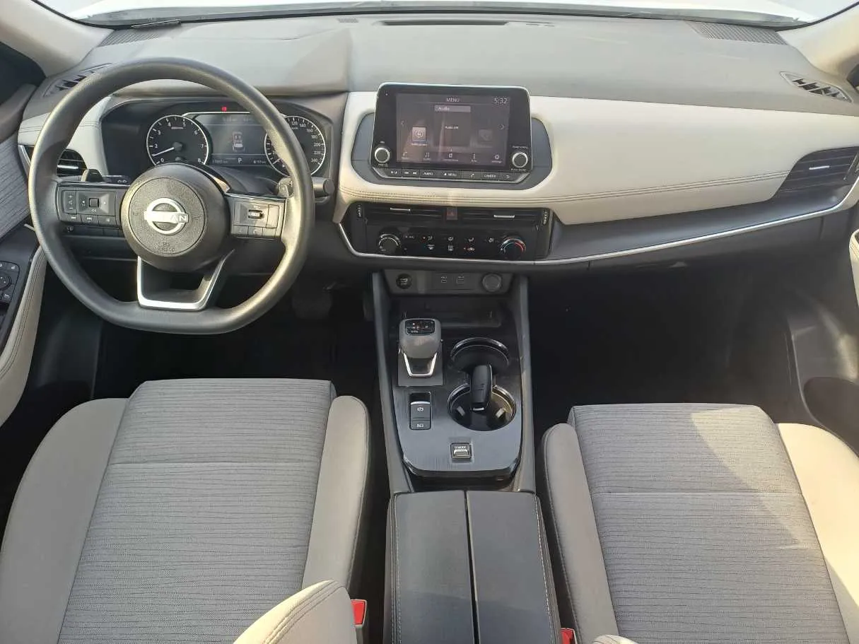 Car image 16