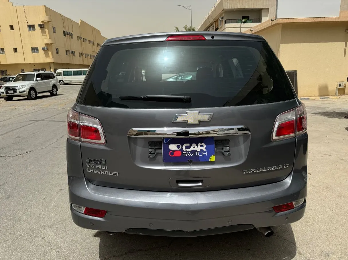 Car image 6