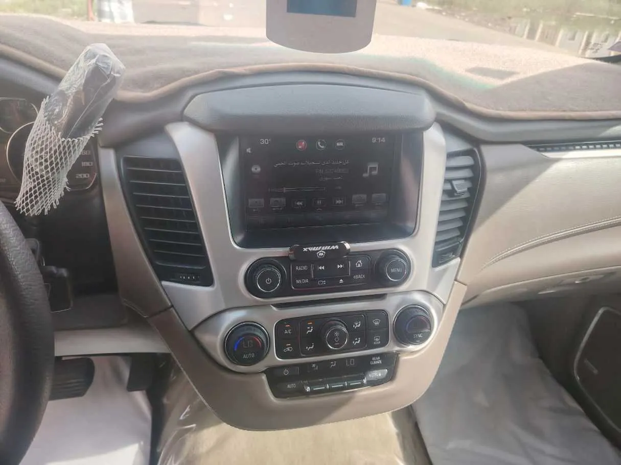 Car image 24