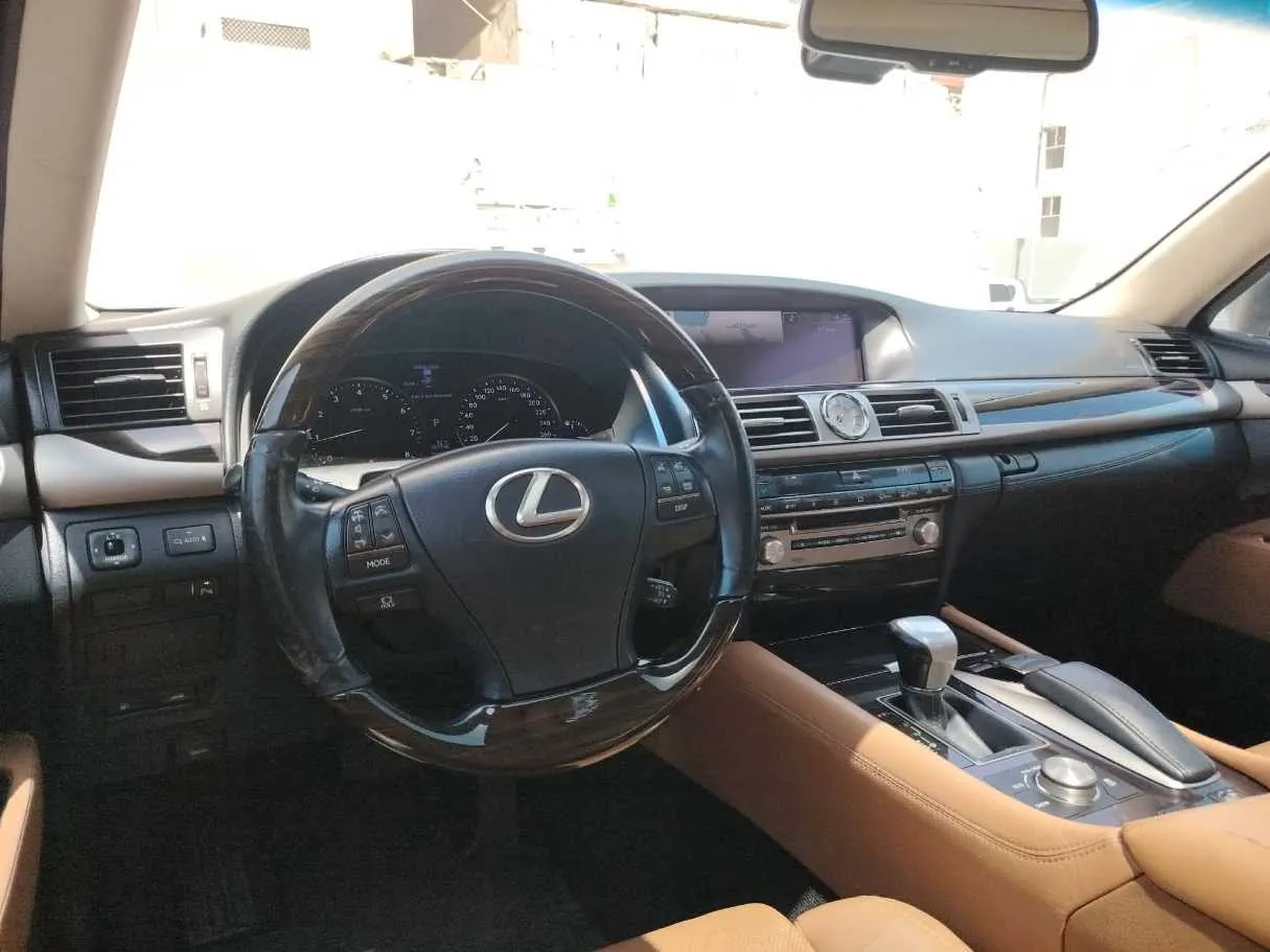 Car image 28