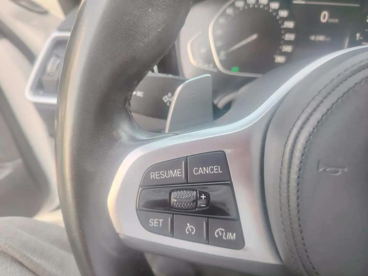 Car image 38