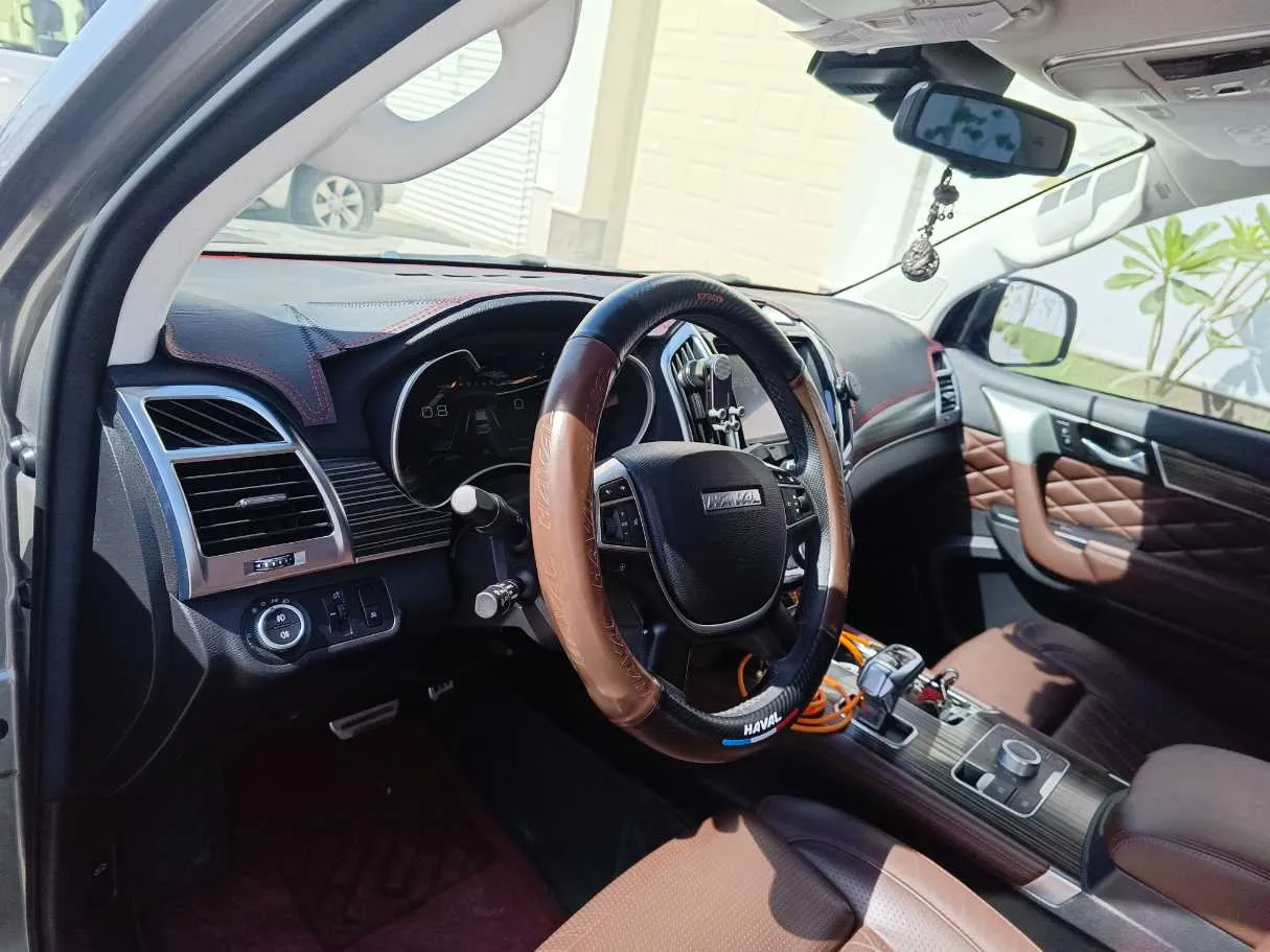 Car image 15