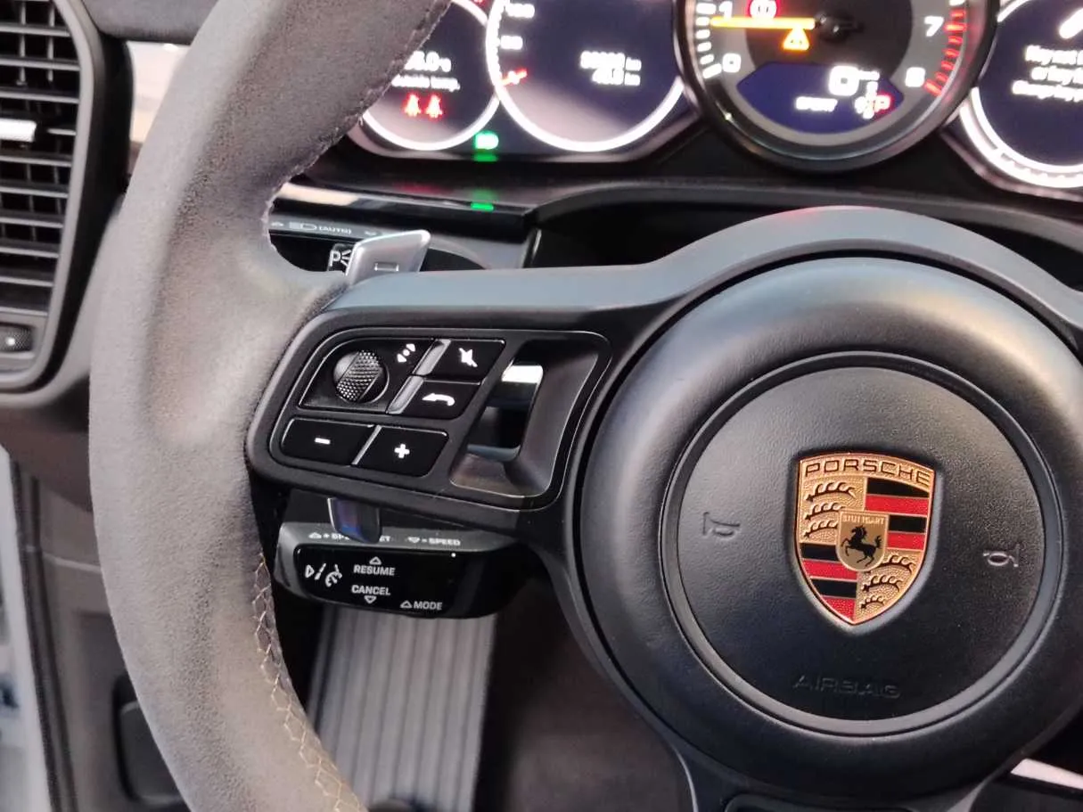 Car image 23