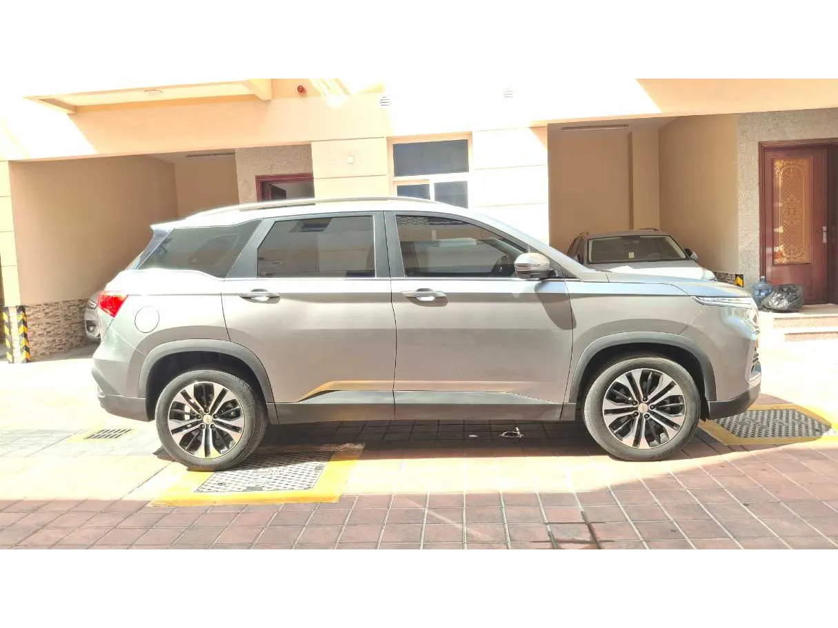 Car image 9