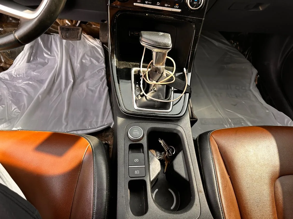 Car image 18