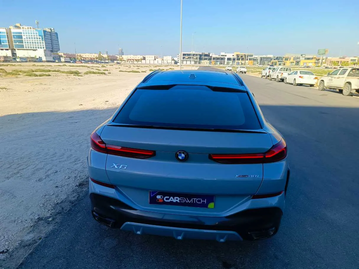 Car image 9