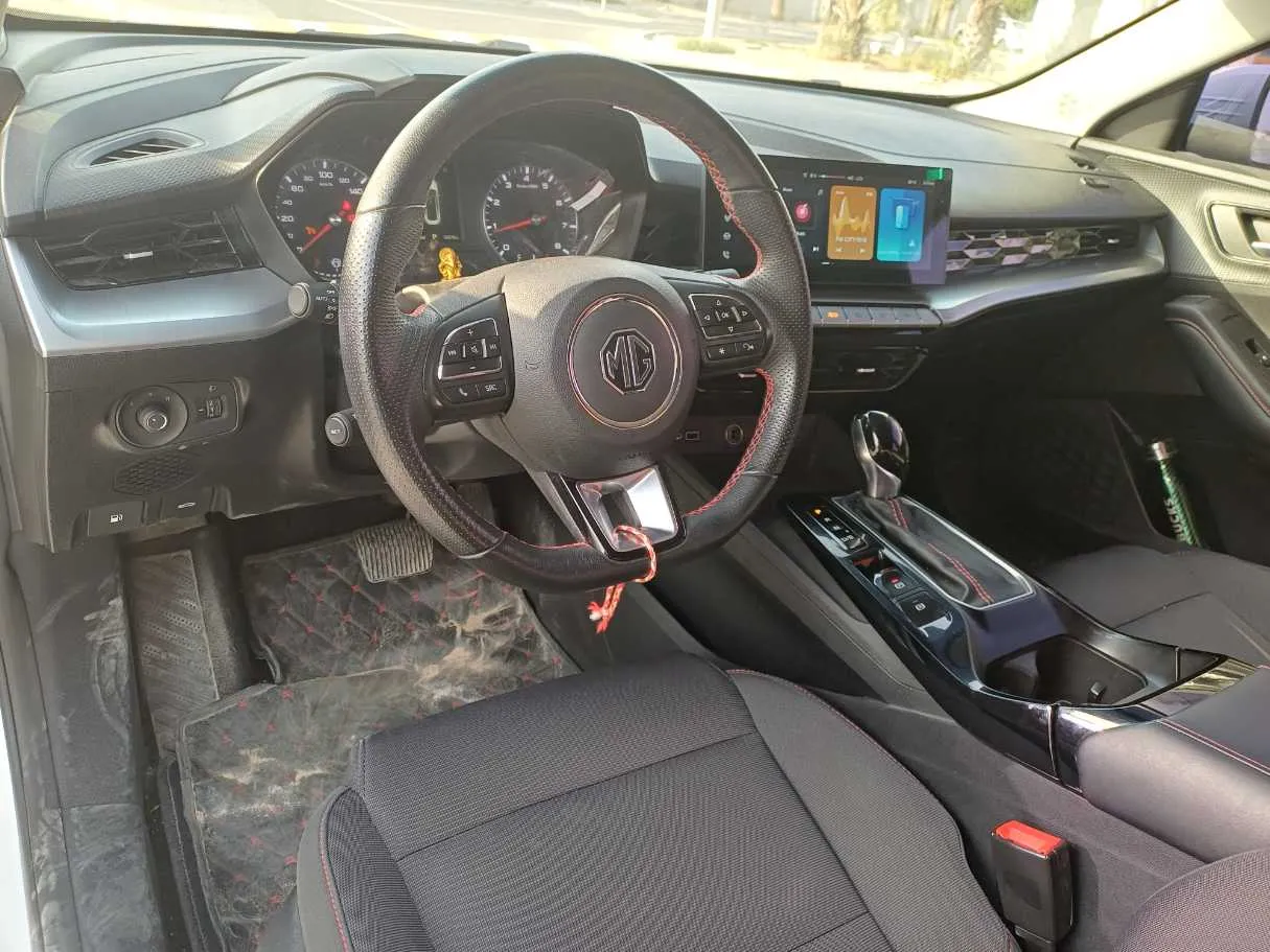 Car image 11