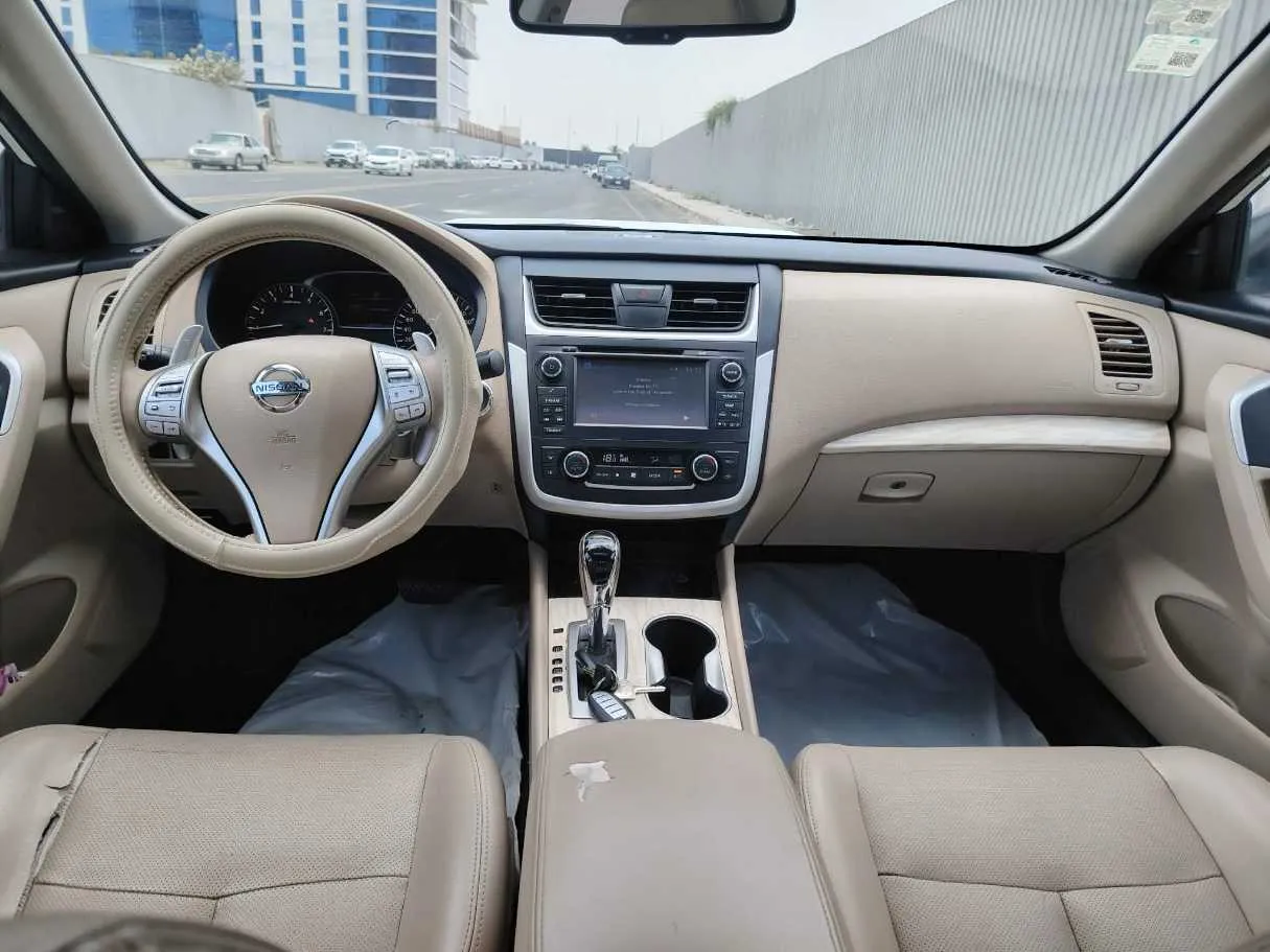 Car image 23