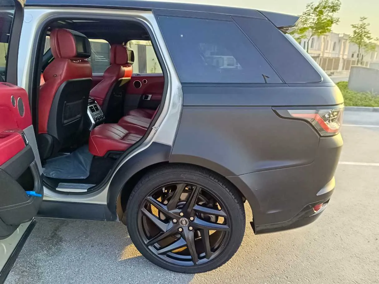 Car image 16