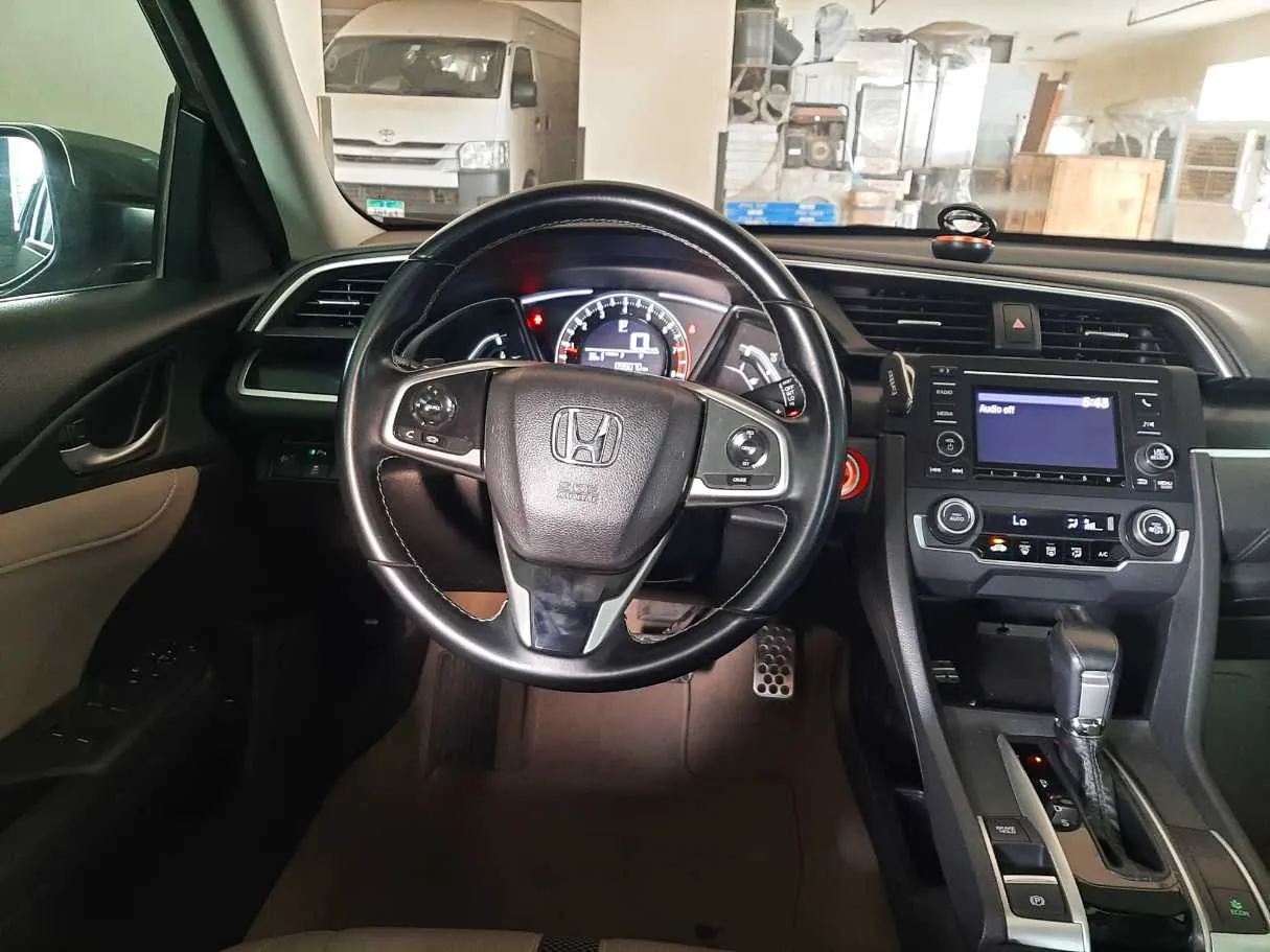 Car image 15