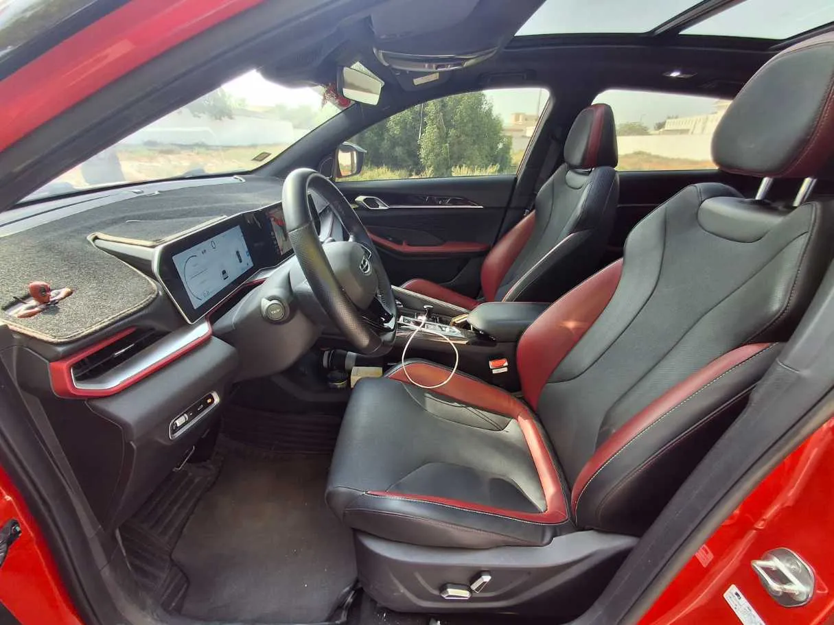 Car image 12