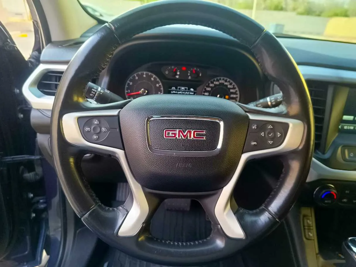 Car image 25