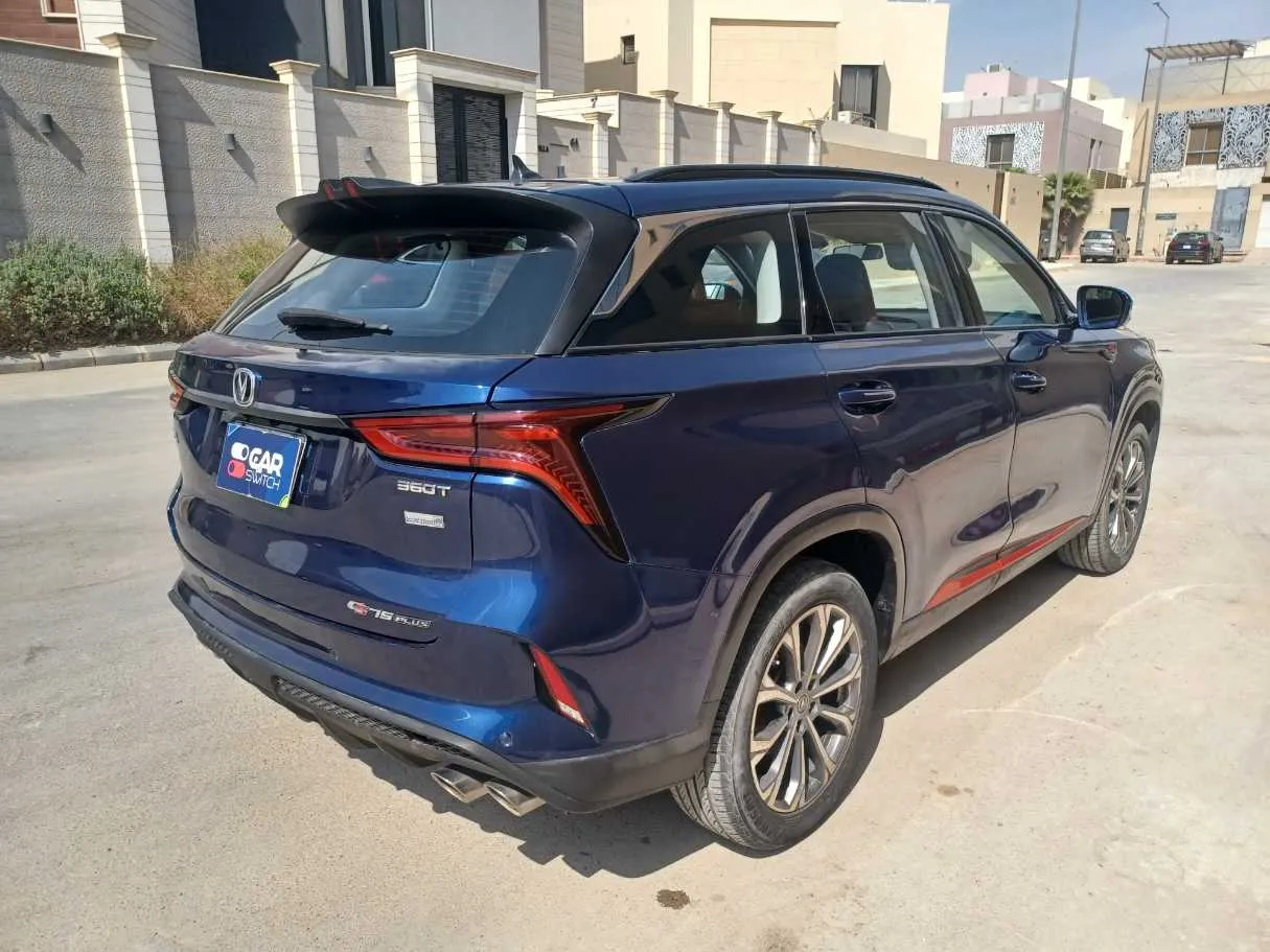 Car image 5