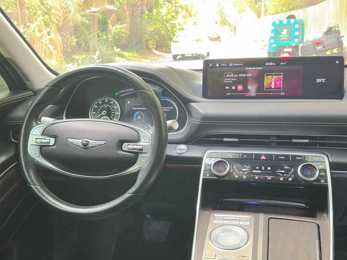 Car image 14