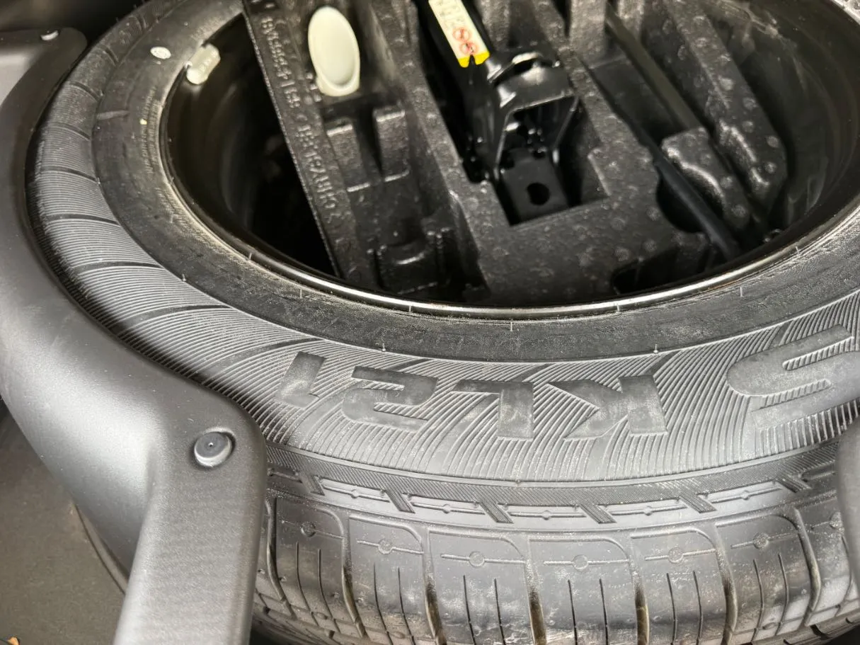 Car image 21