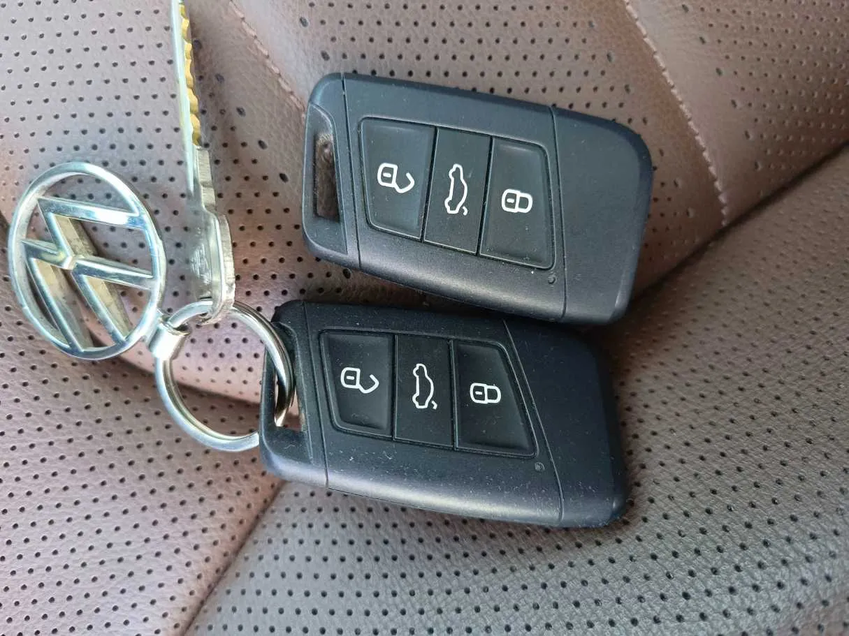 Car image 36