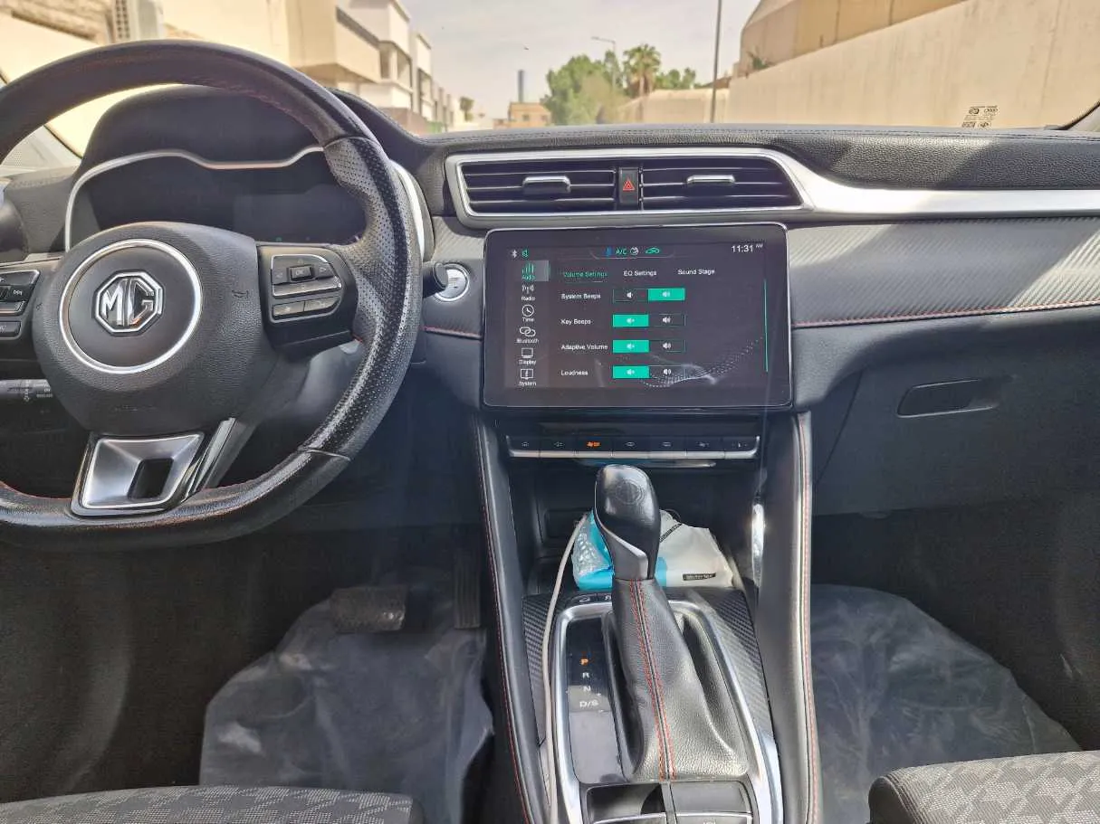 Car image 17