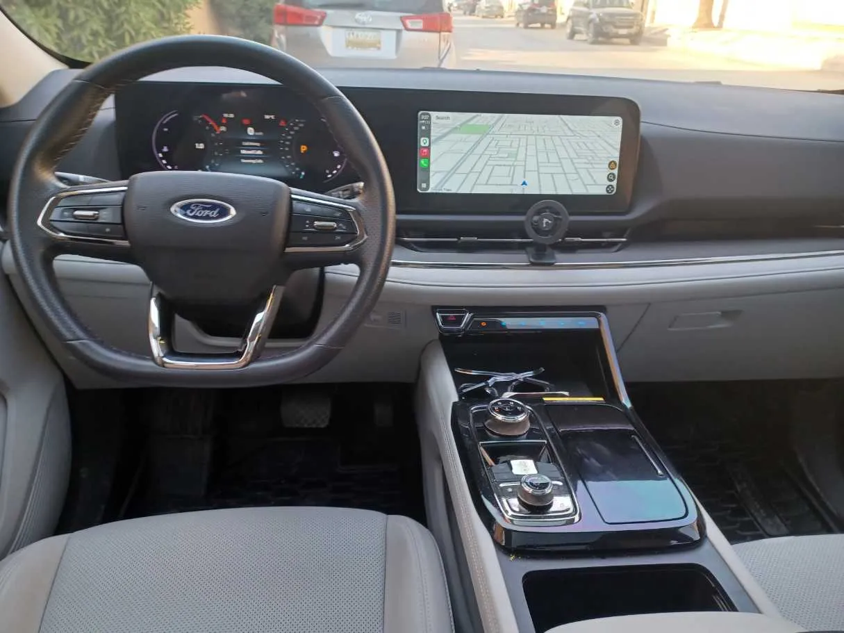 Car image 16