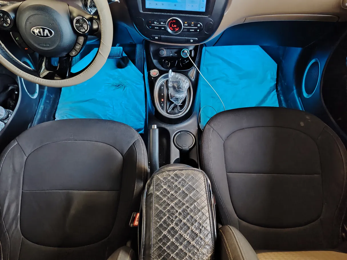 Car image 19