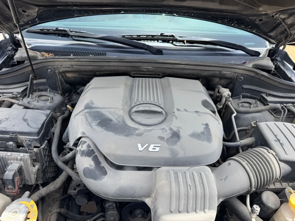 Car image 24