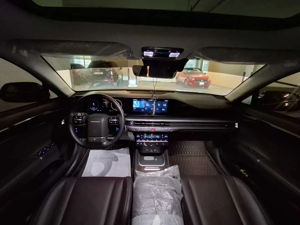 Car image 15
