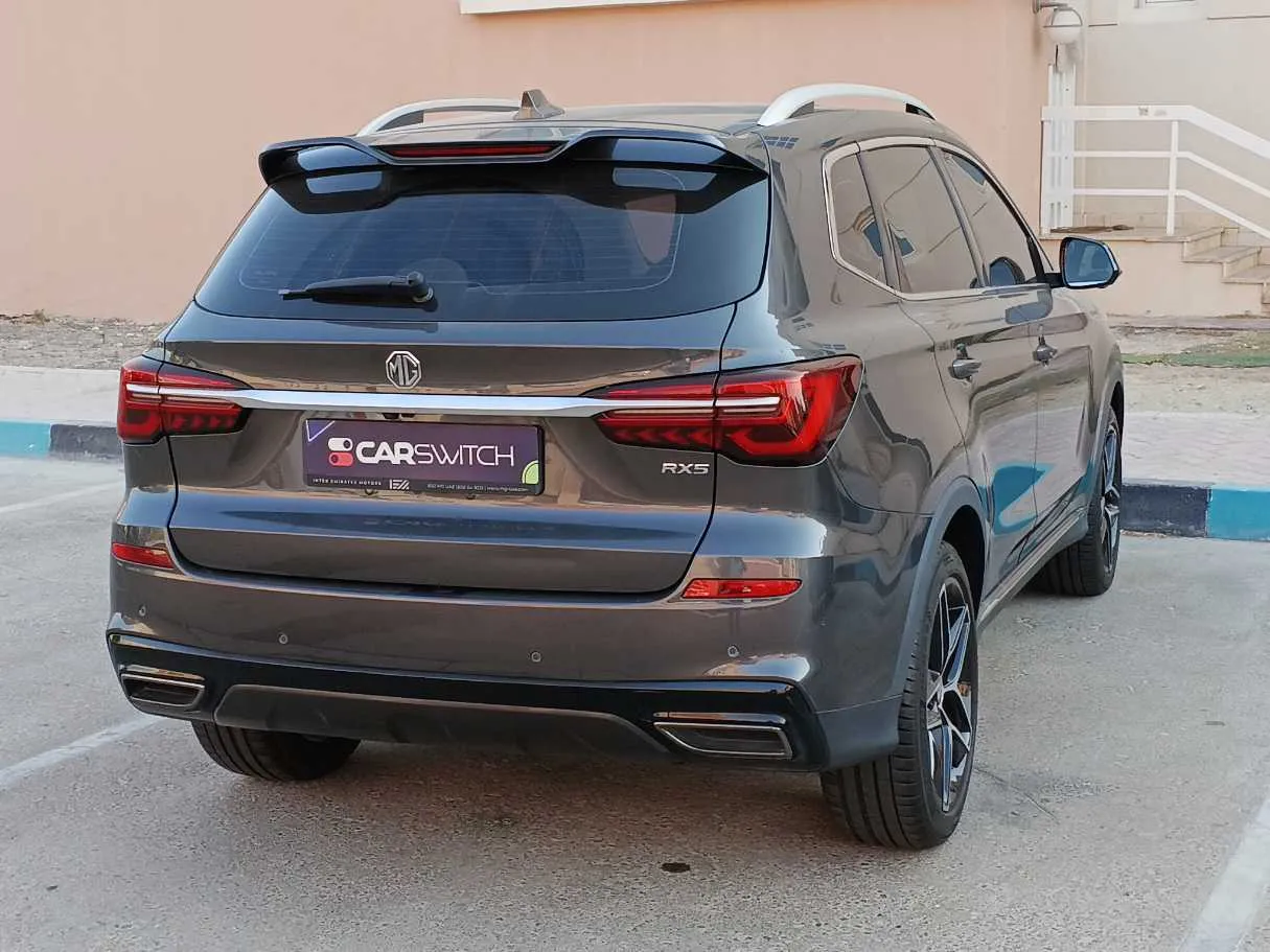 Car image 5