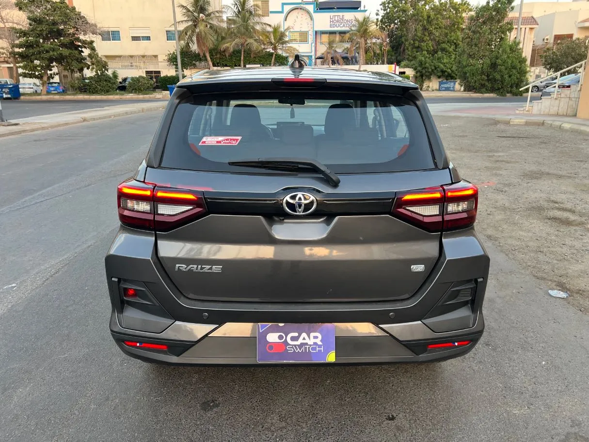 Car image 6