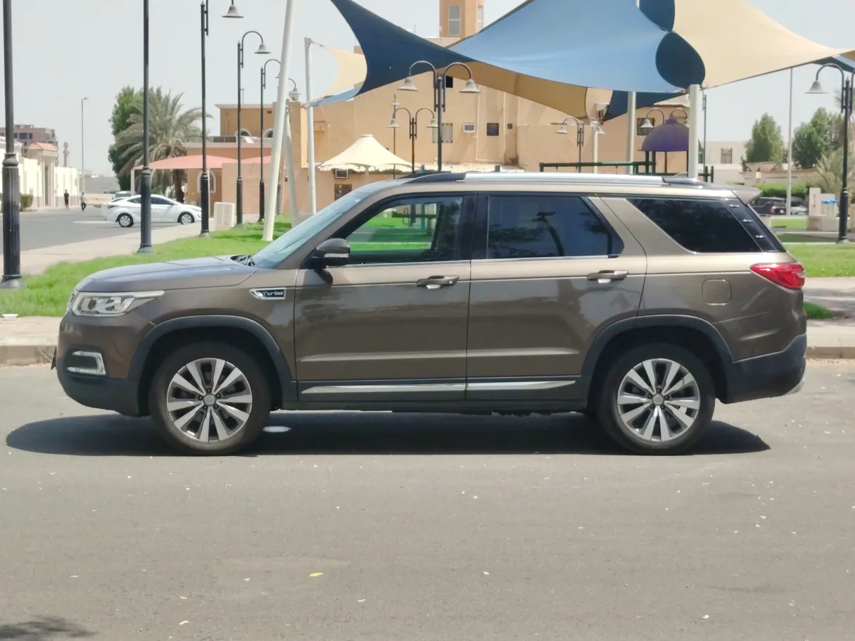 Car image 8