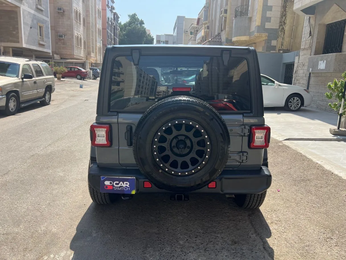 Car image 6