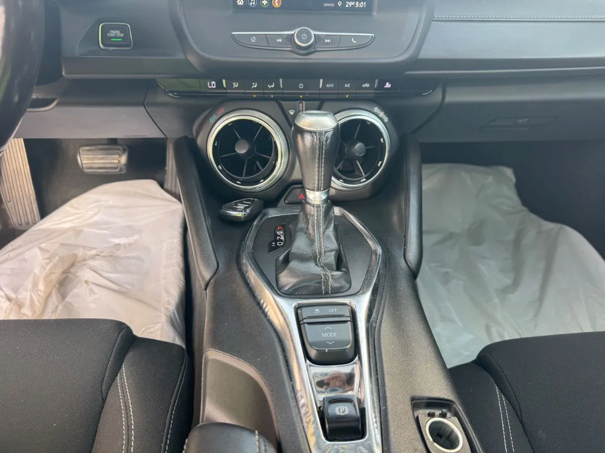 Car image 15
