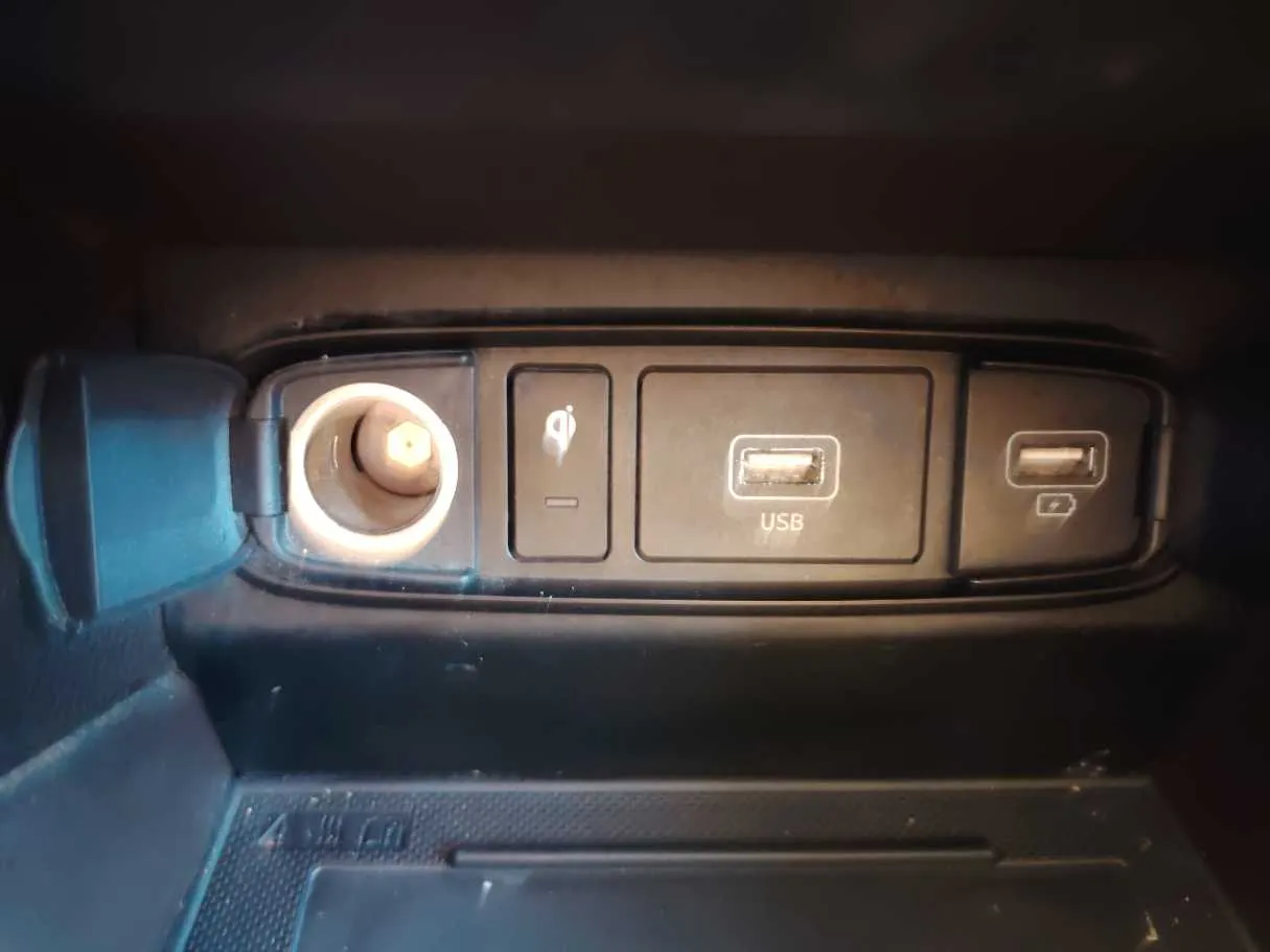 Car image 27