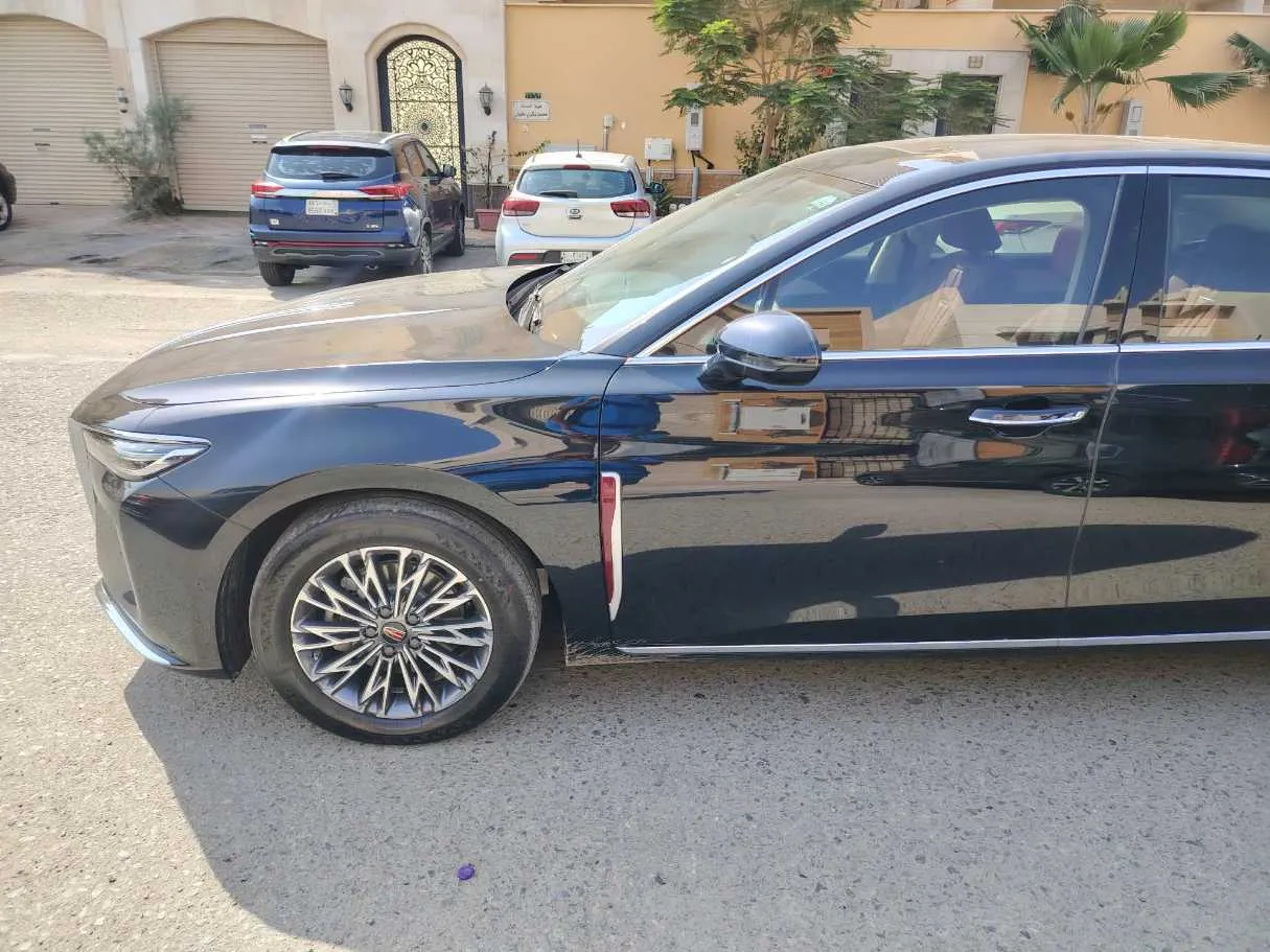 Car image 11