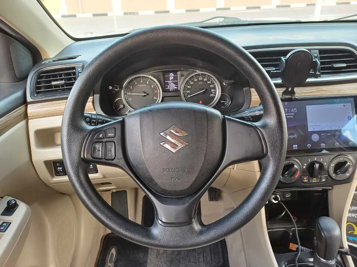 Car image 14