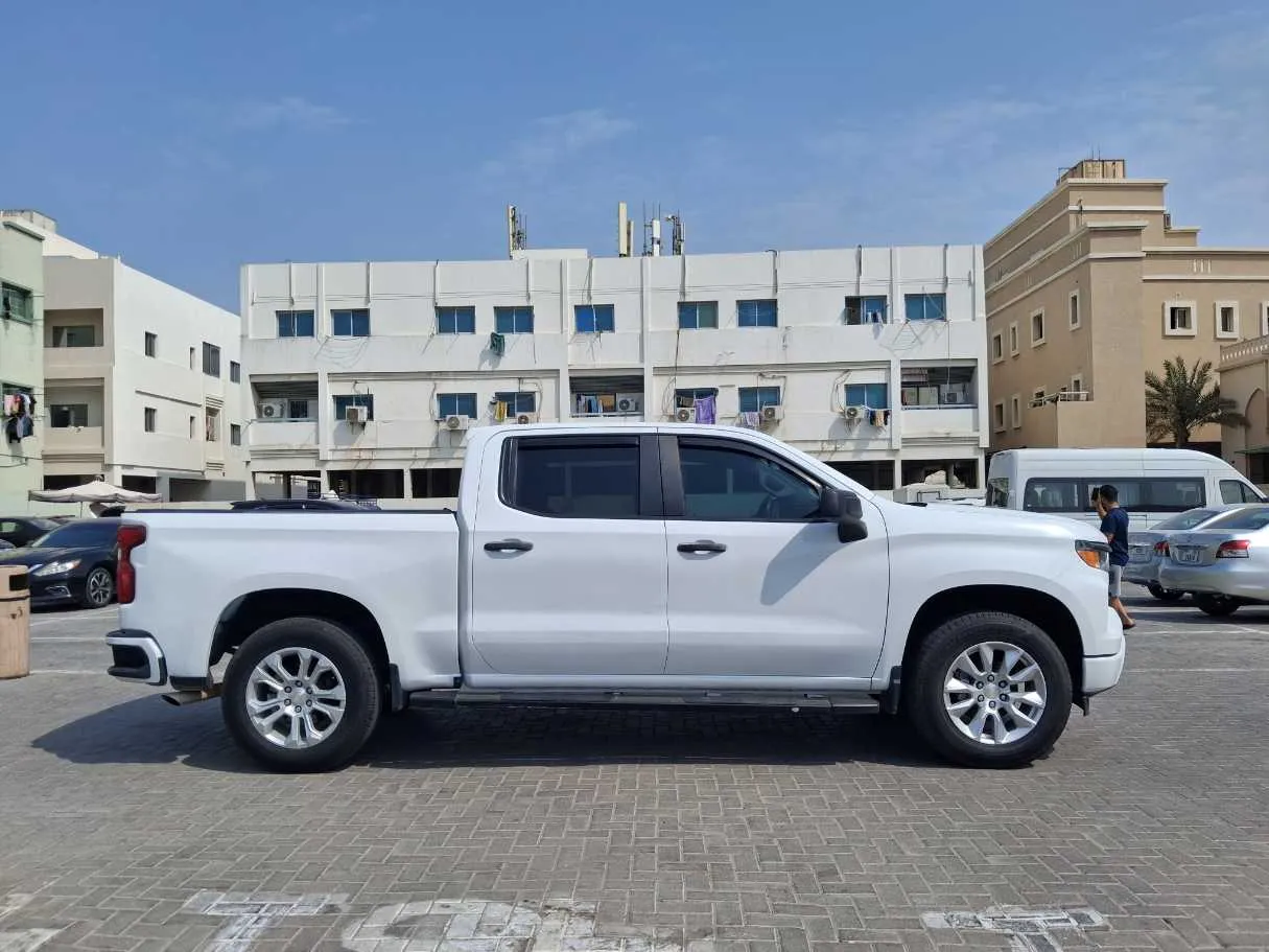 Car image 8