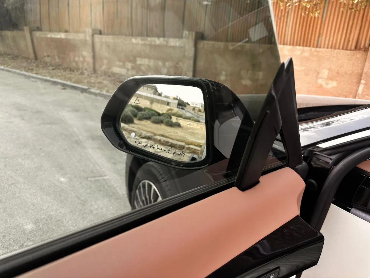 Car image 28
