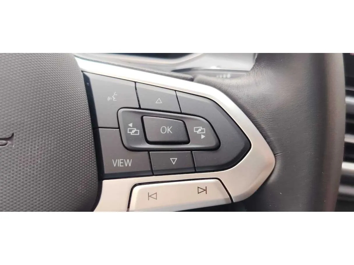 Car image 33