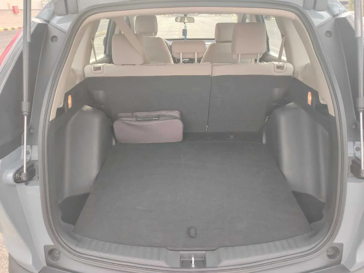 Car image 25