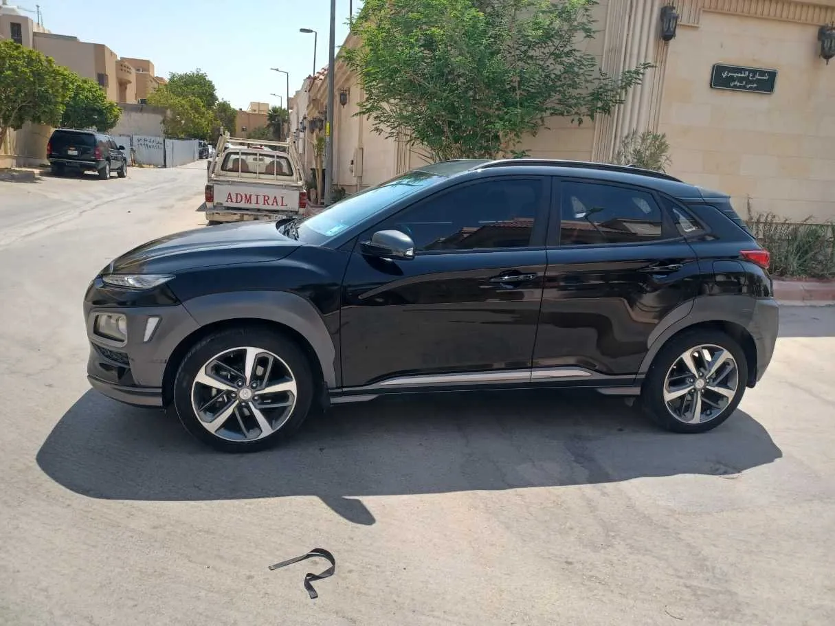 Car image 8