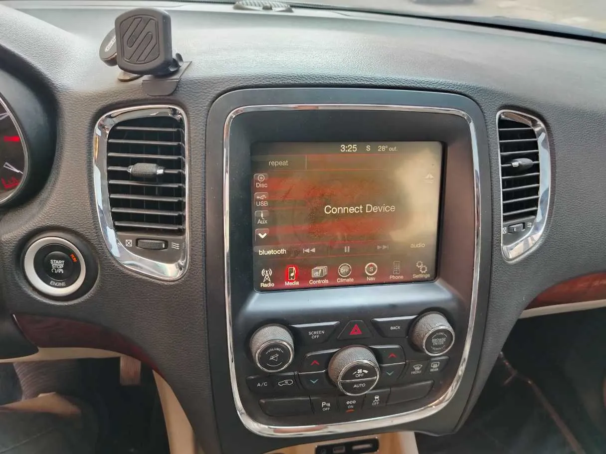 Car image 25