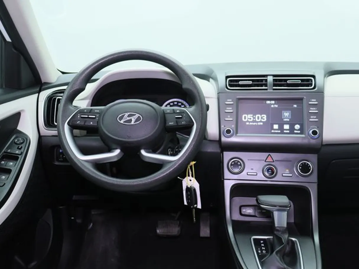 Car image 15