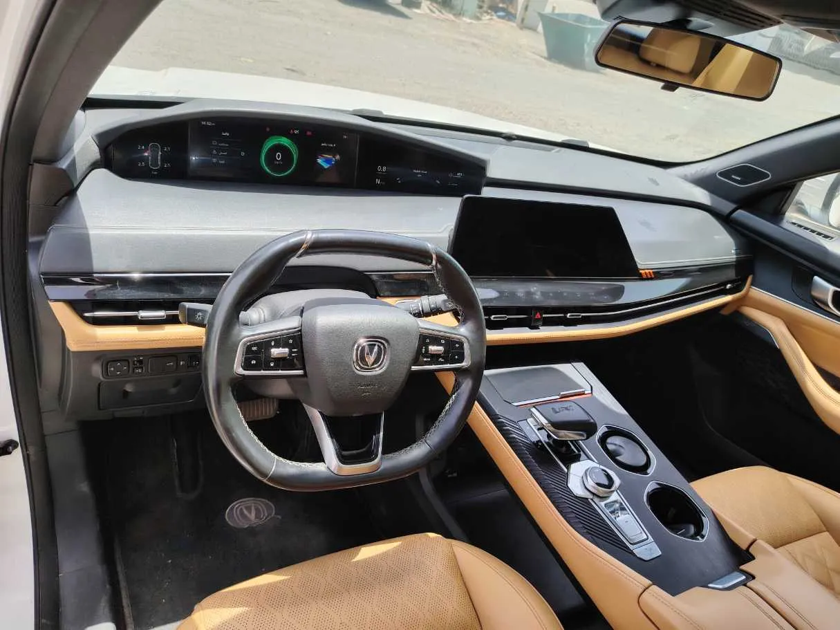Car image 16